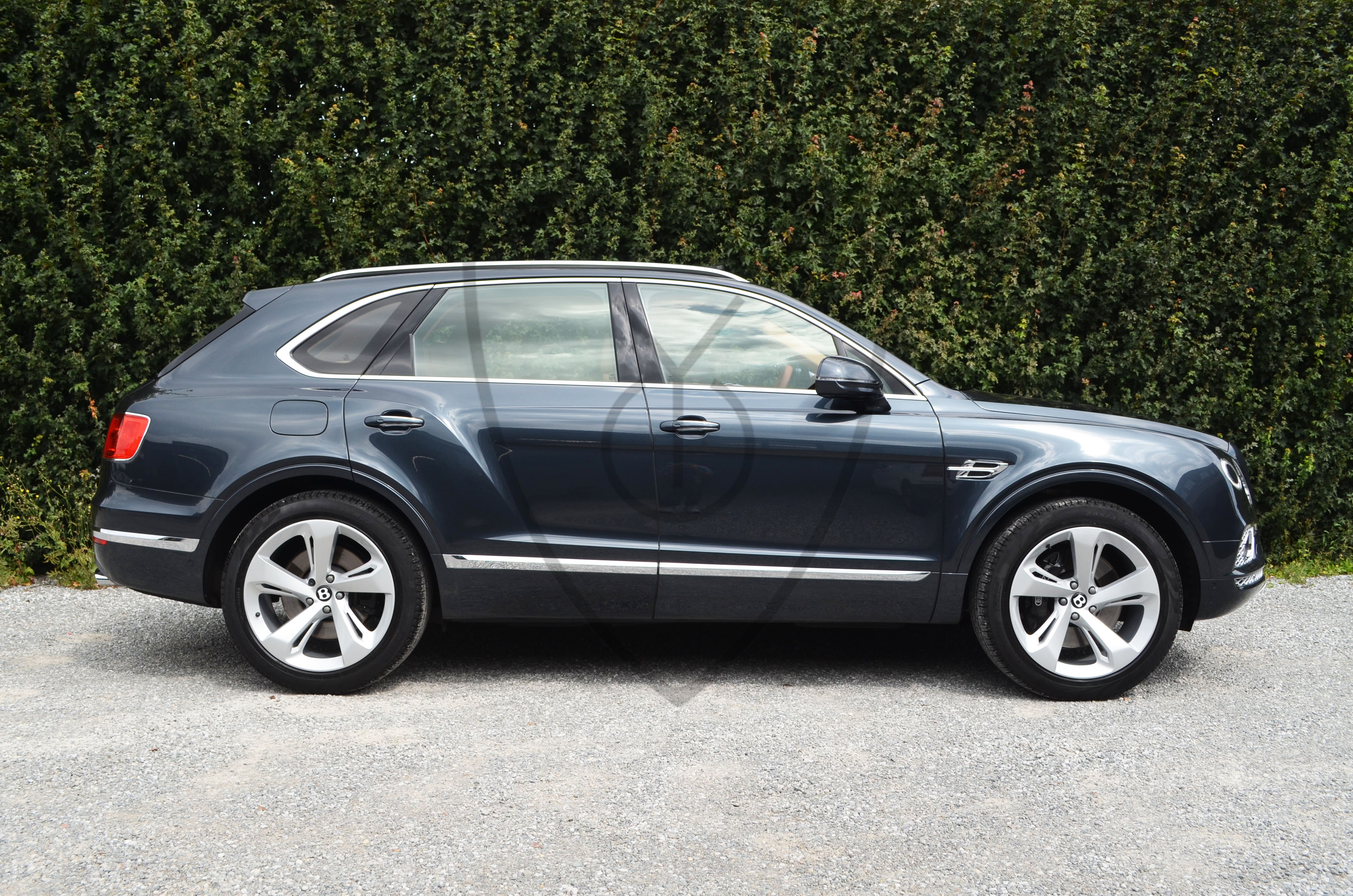 BENTLEY BENTAYGA 4.0 TDI V8 — image 11