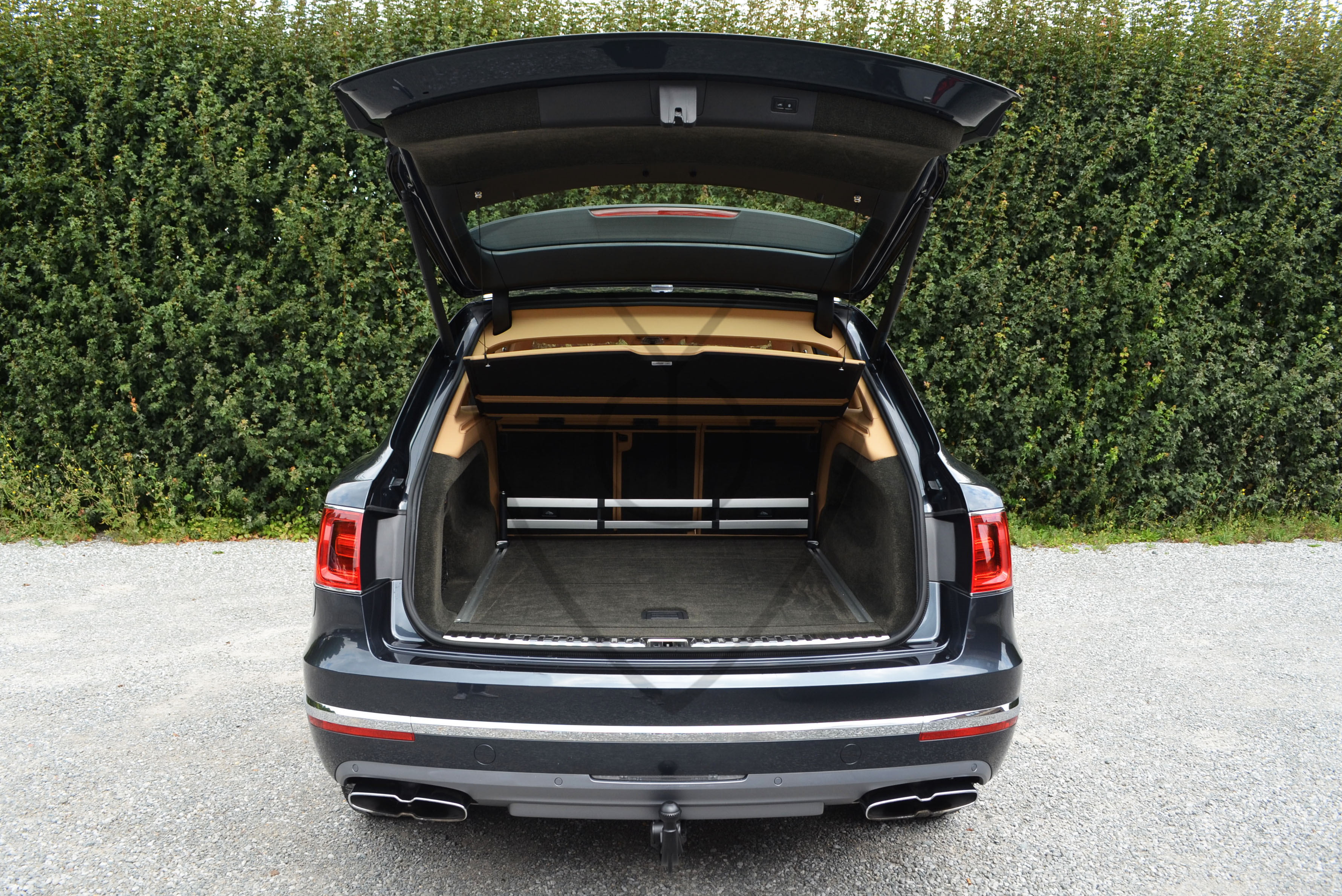 BENTLEY BENTAYGA 4.0 TDI V8 — image 18