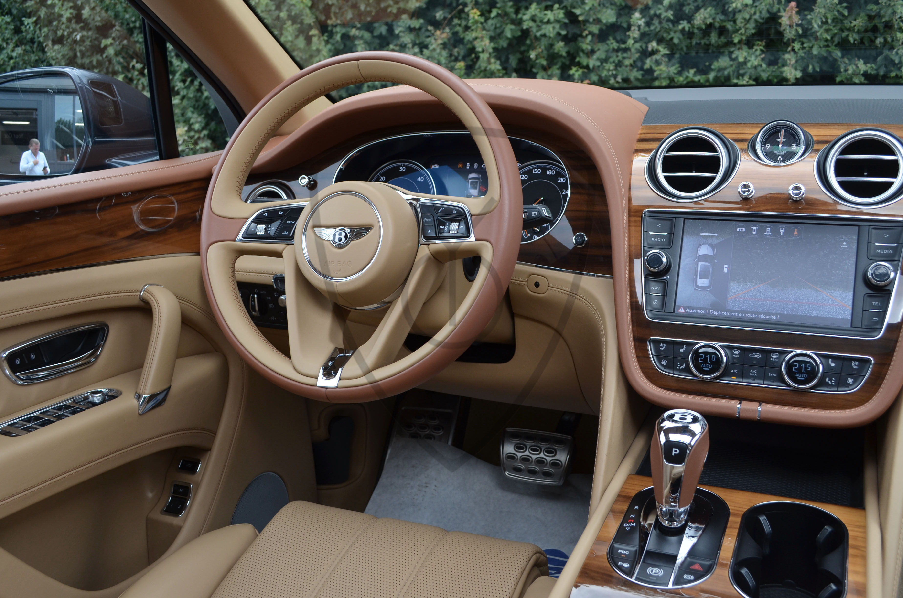 BENTLEY BENTAYGA 4.0 TDI V8 — image 23