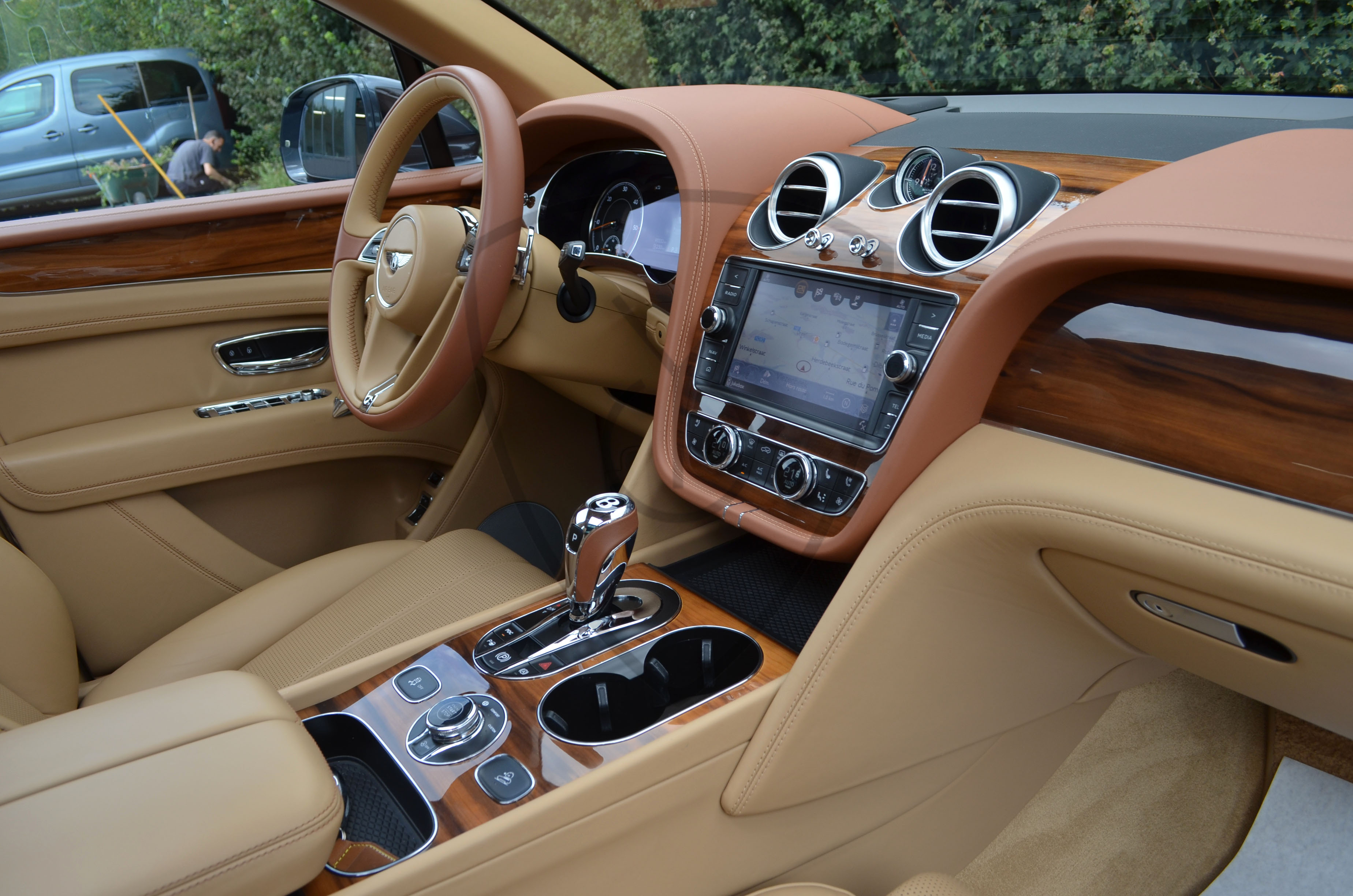 BENTLEY BENTAYGA 4.0 TDI V8 — image 25