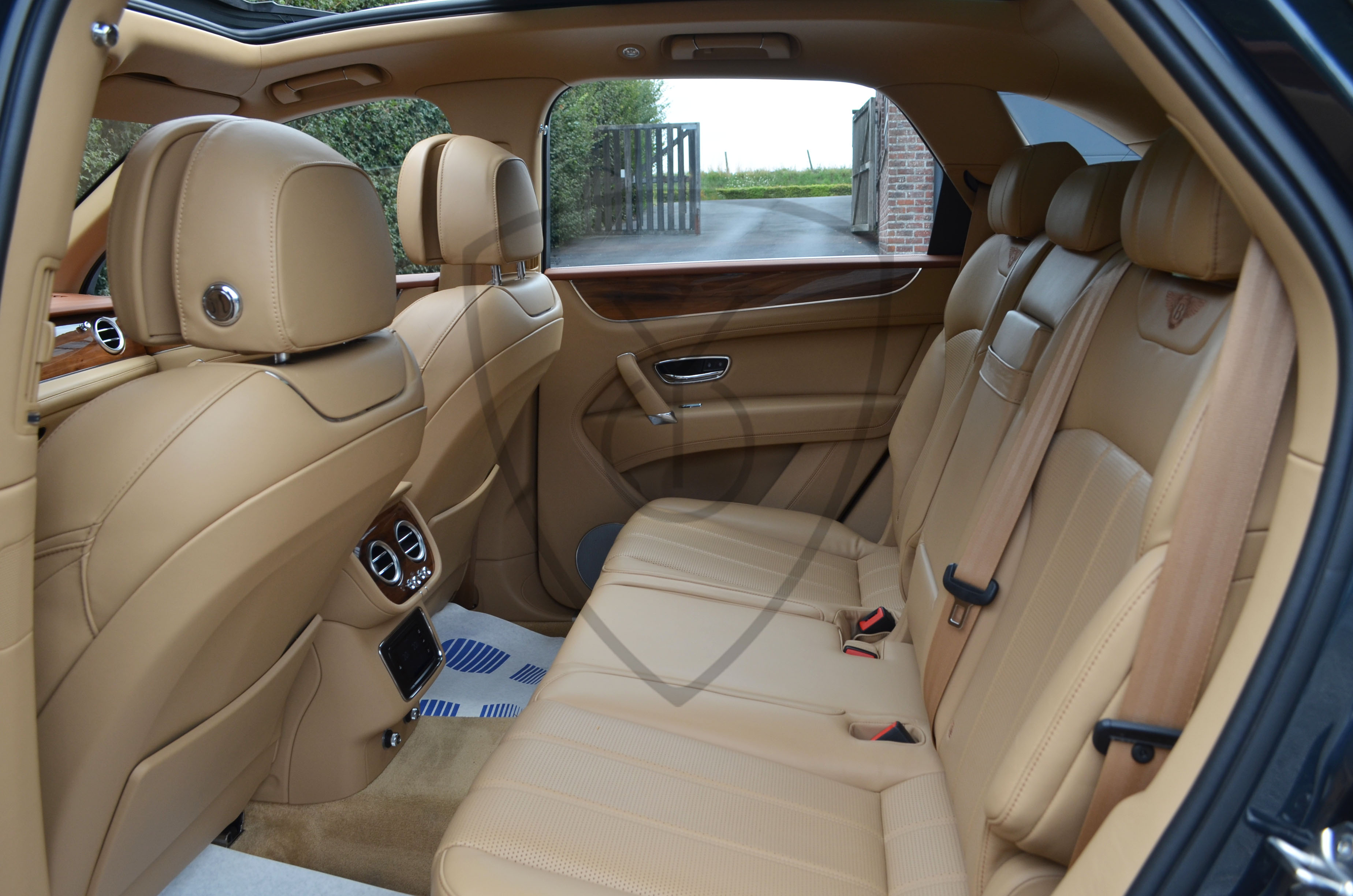 BENTLEY BENTAYGA 4.0 TDI V8 — image 30