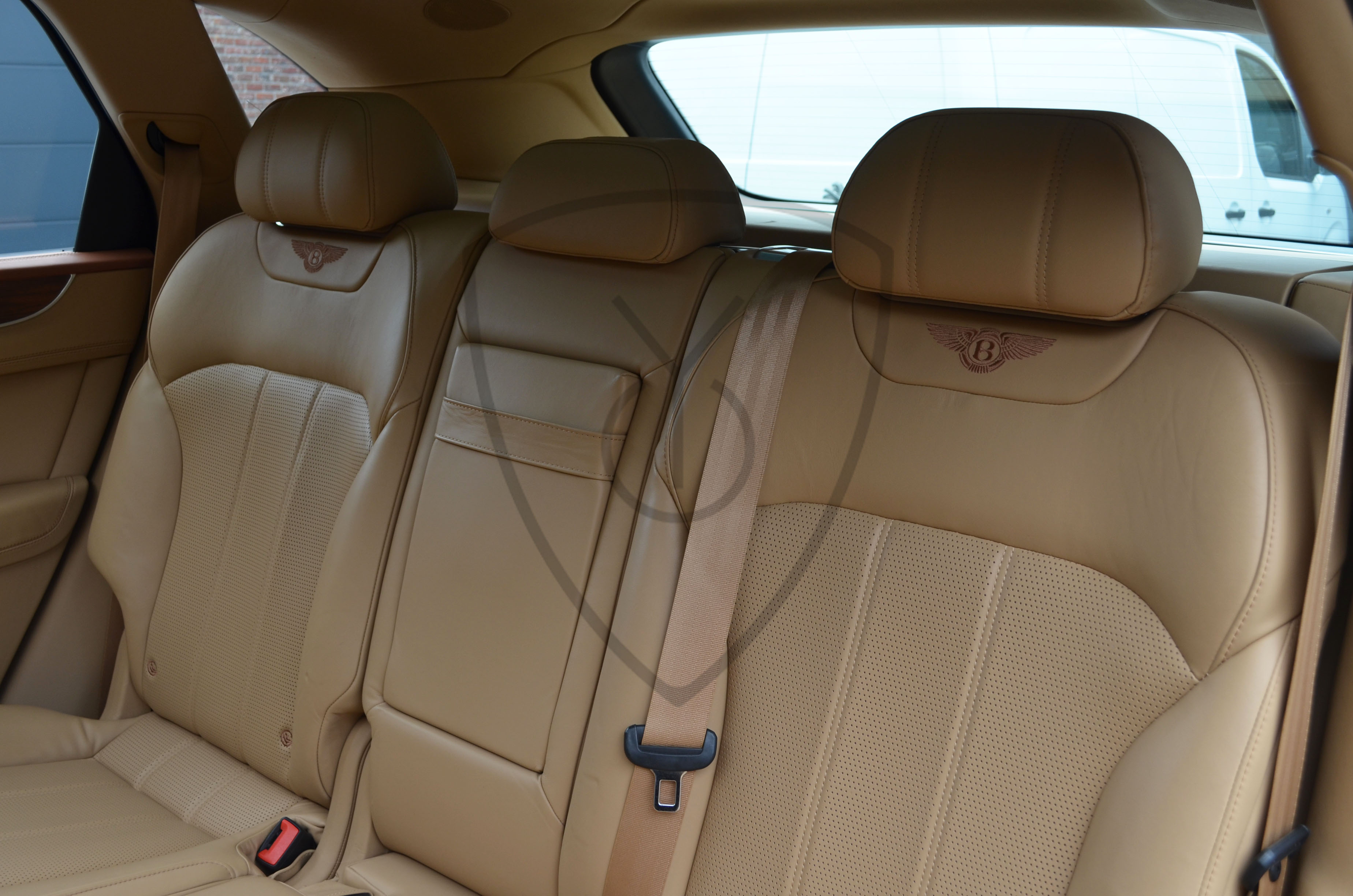 BENTLEY BENTAYGA 4.0 TDI V8 — image 31