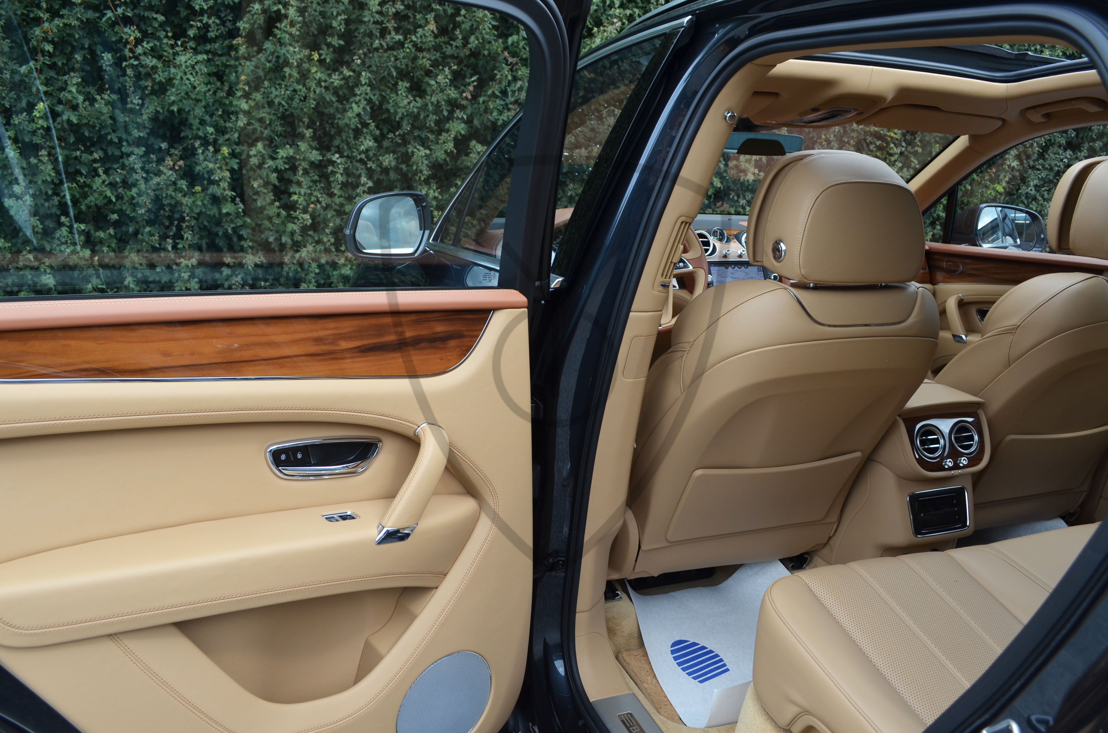 BENTLEY BENTAYGA 4.0 TDI V8 — image 32