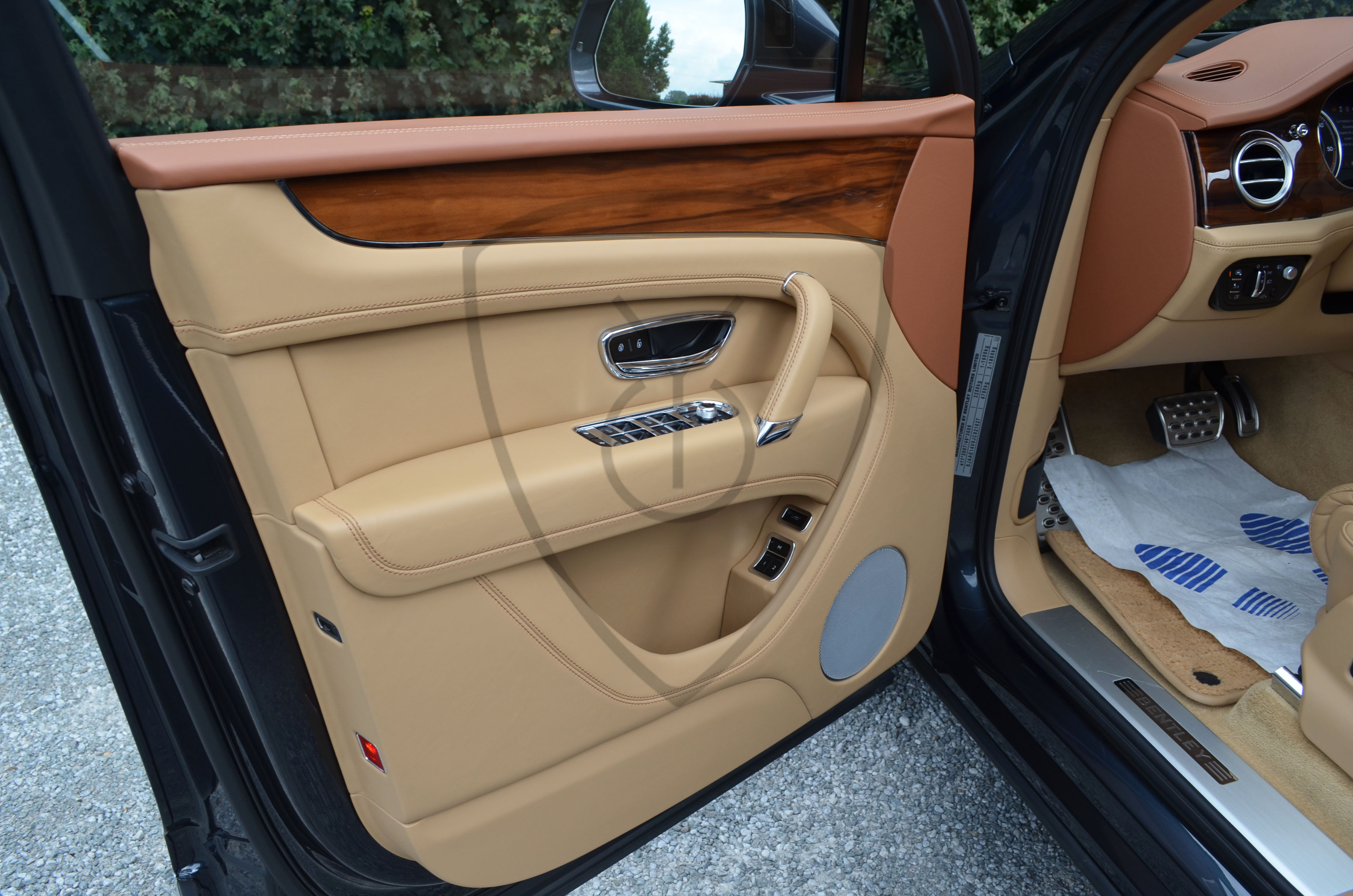 BENTLEY BENTAYGA 4.0 TDI V8 — image 33