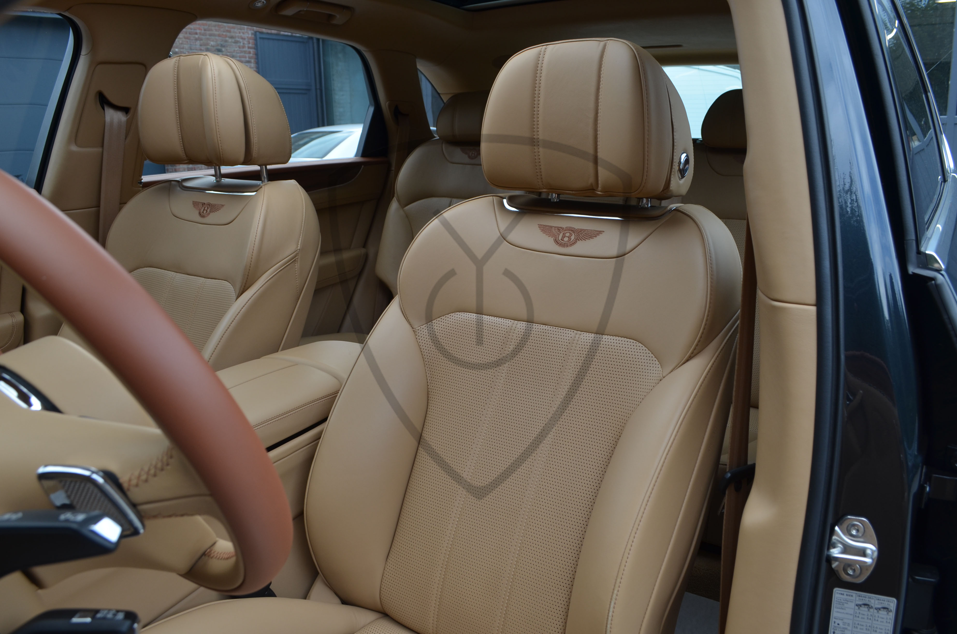BENTLEY BENTAYGA 4.0 TDI V8 — image 36