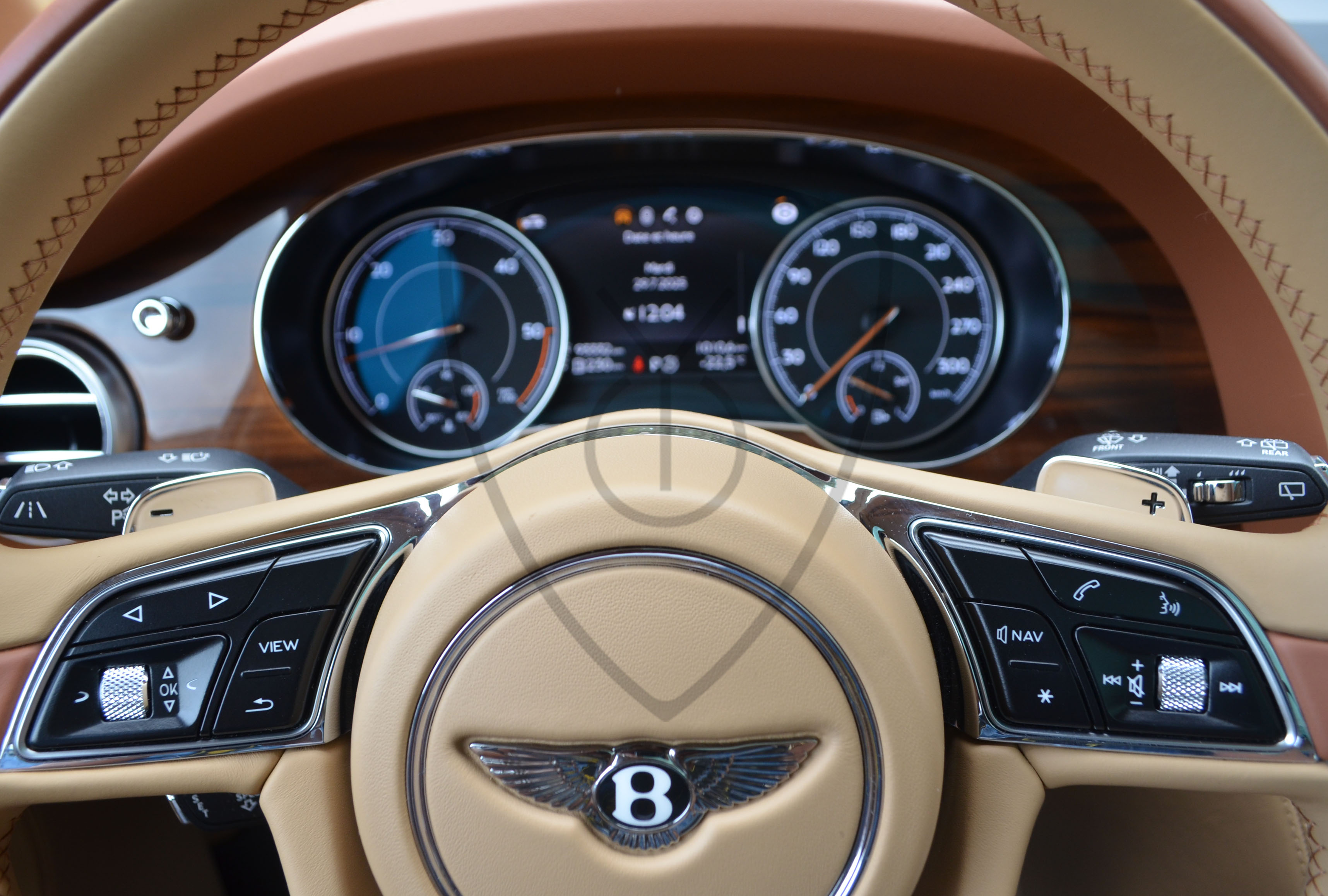BENTLEY BENTAYGA 4.0 TDI V8 — image 40