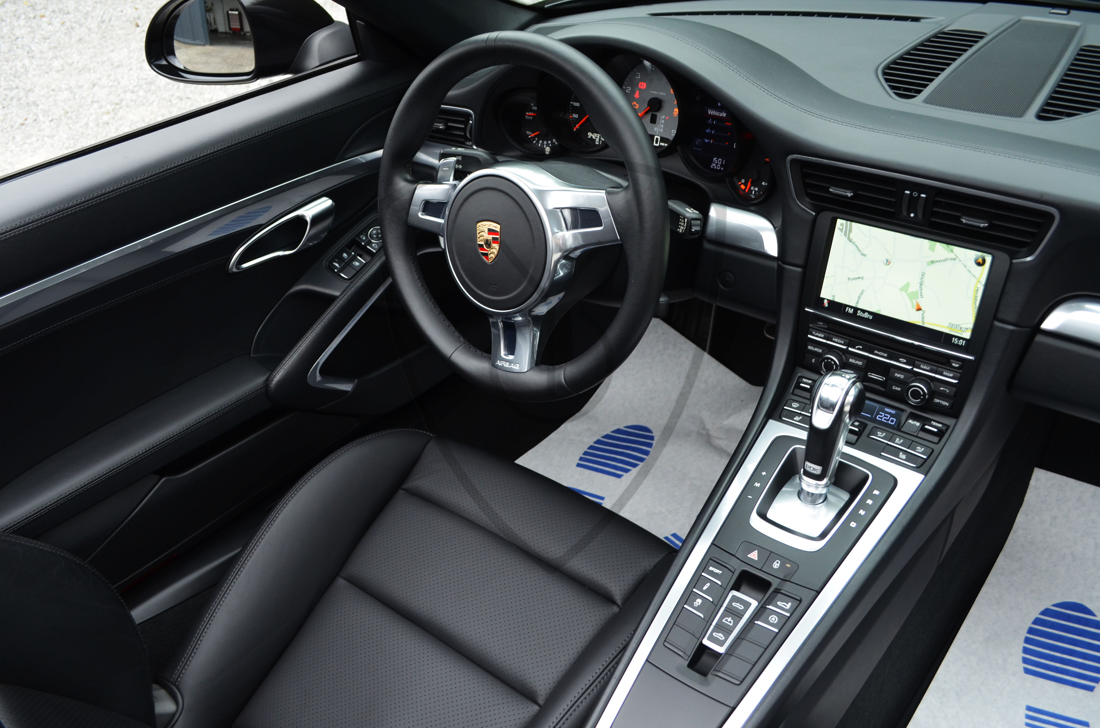 PORSCHE 991 CABRIO — image 8