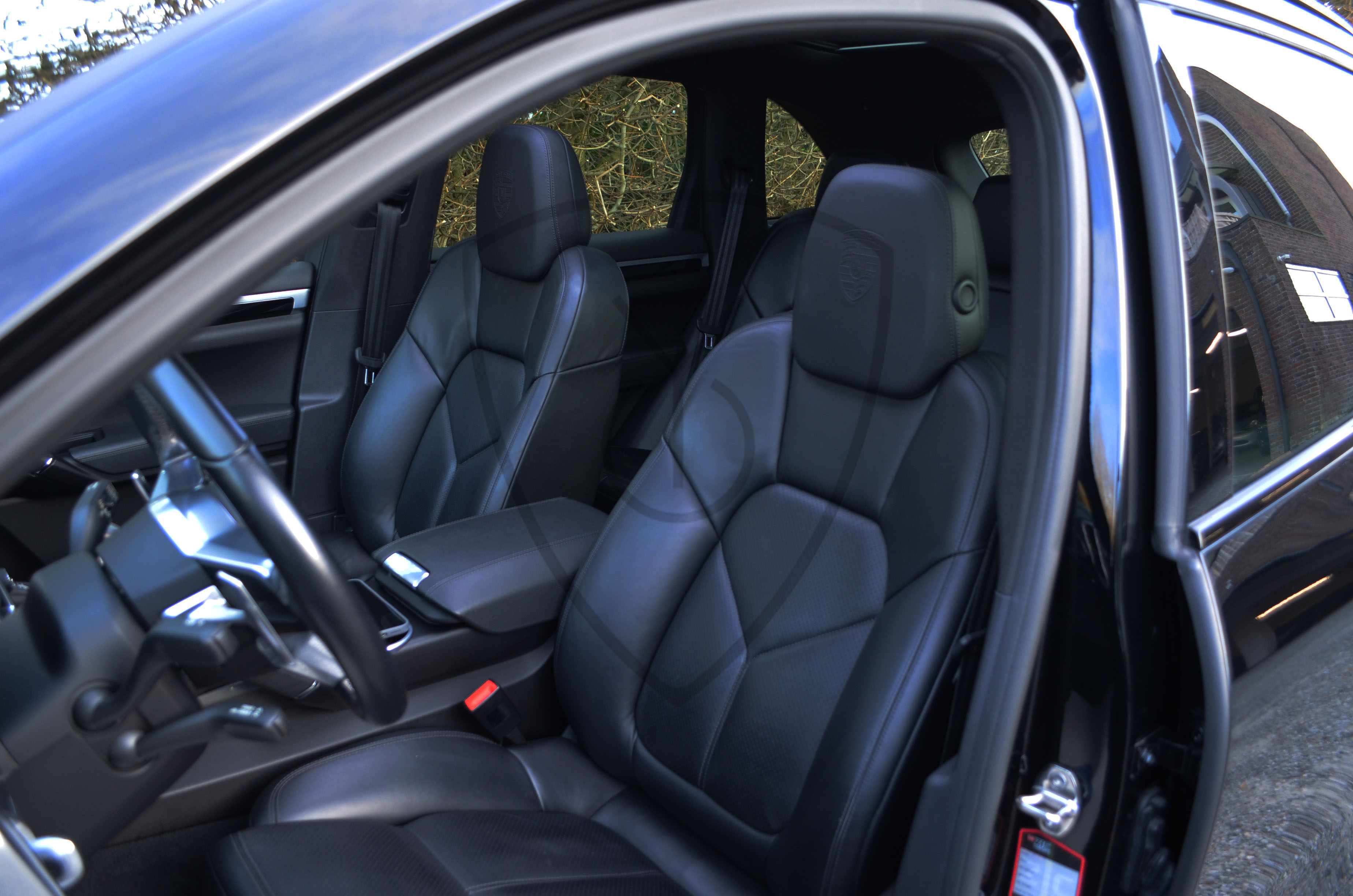 PORSCHE CAYENNE — image 11