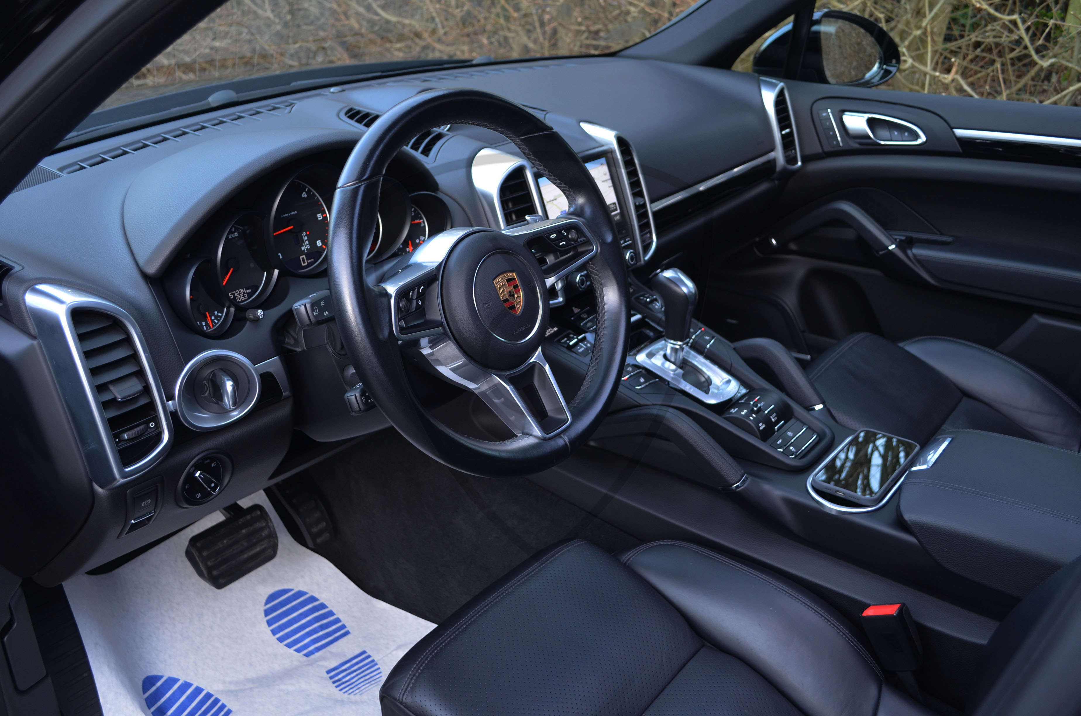 PORSCHE CAYENNE — image 15