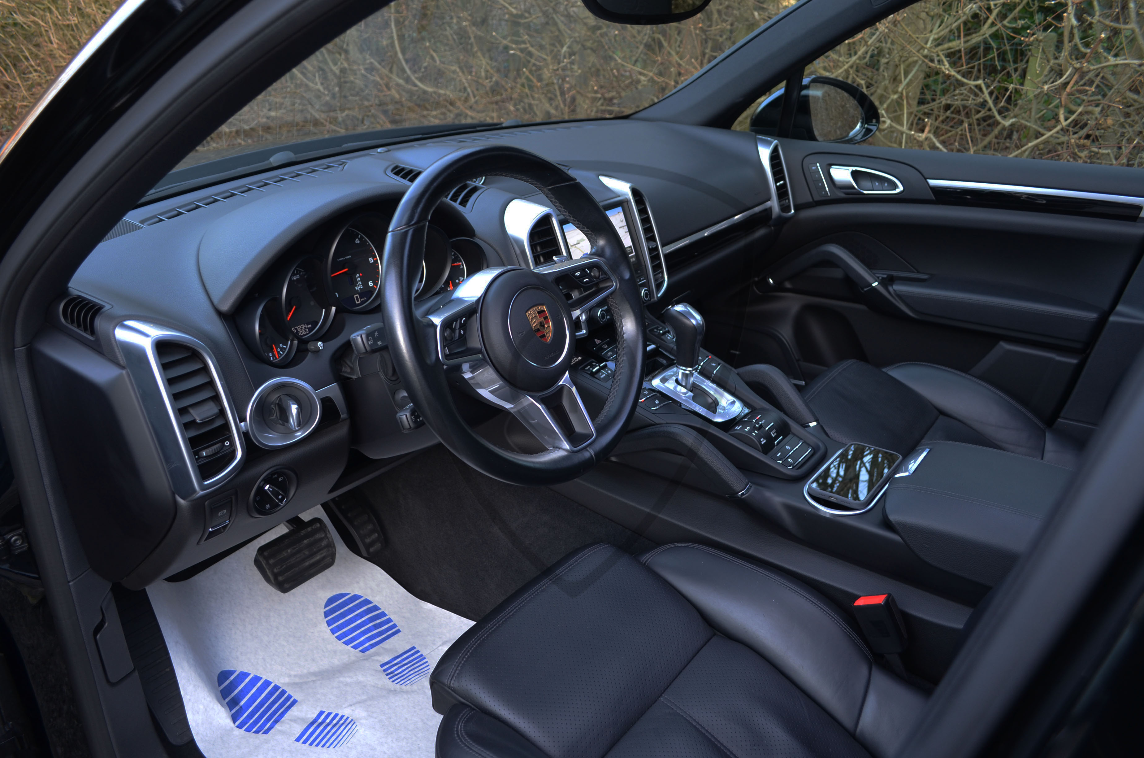 PORSCHE CAYENNE — image 18