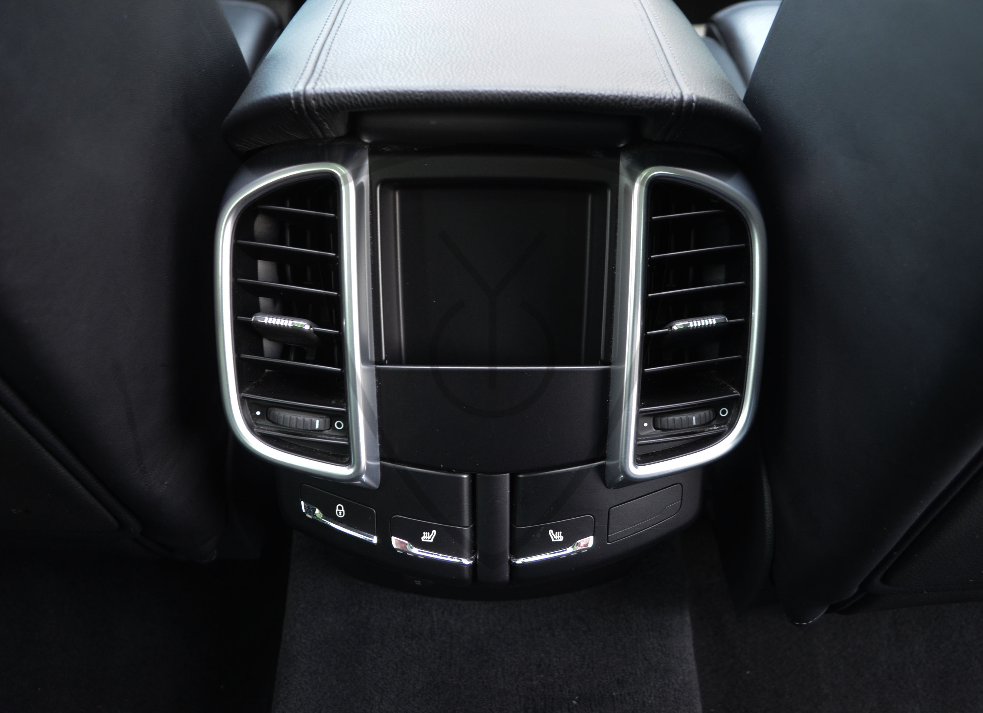 PORSCHE CAYENNE — image 2