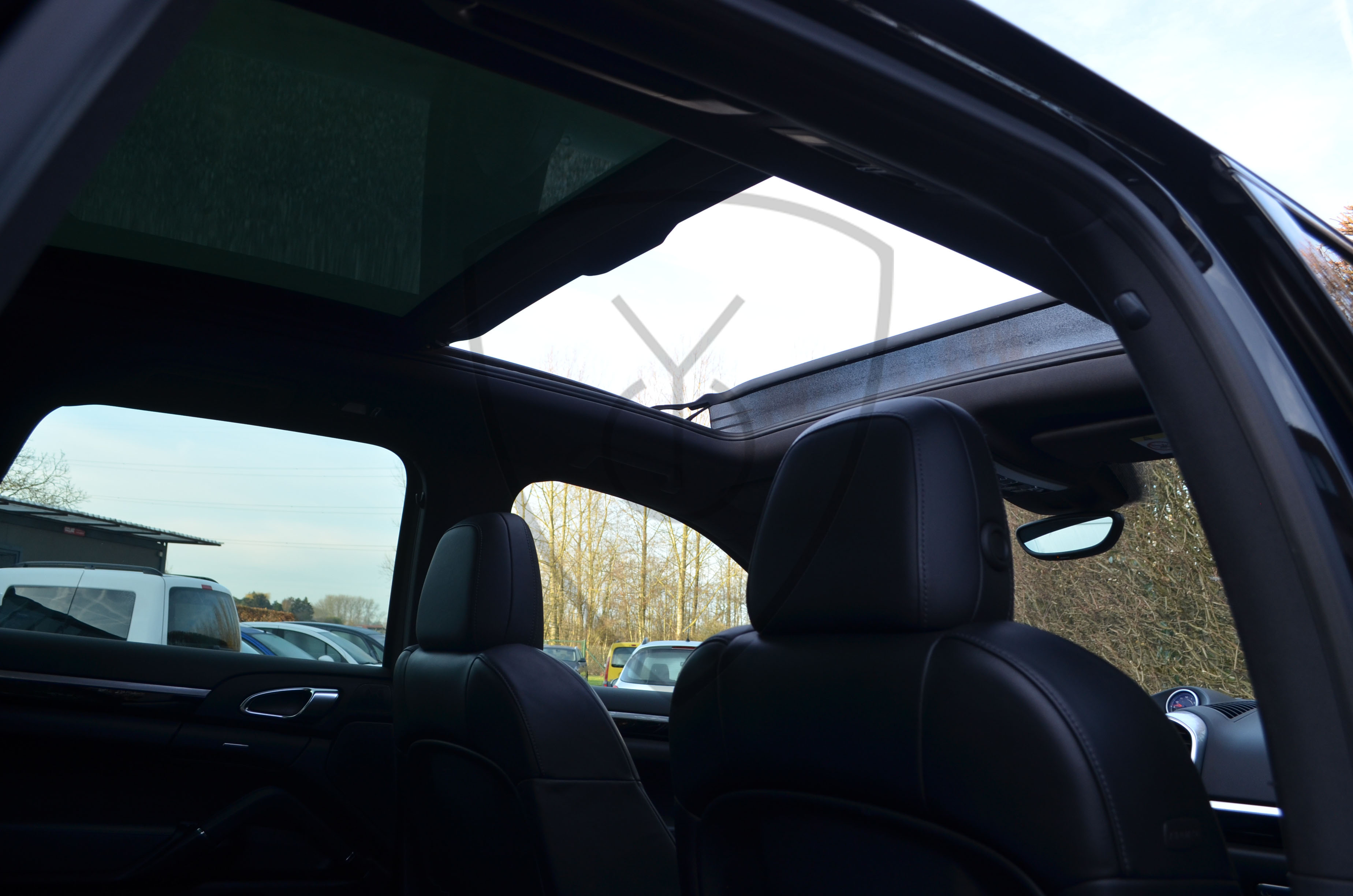 PORSCHE CAYENNE — image 4