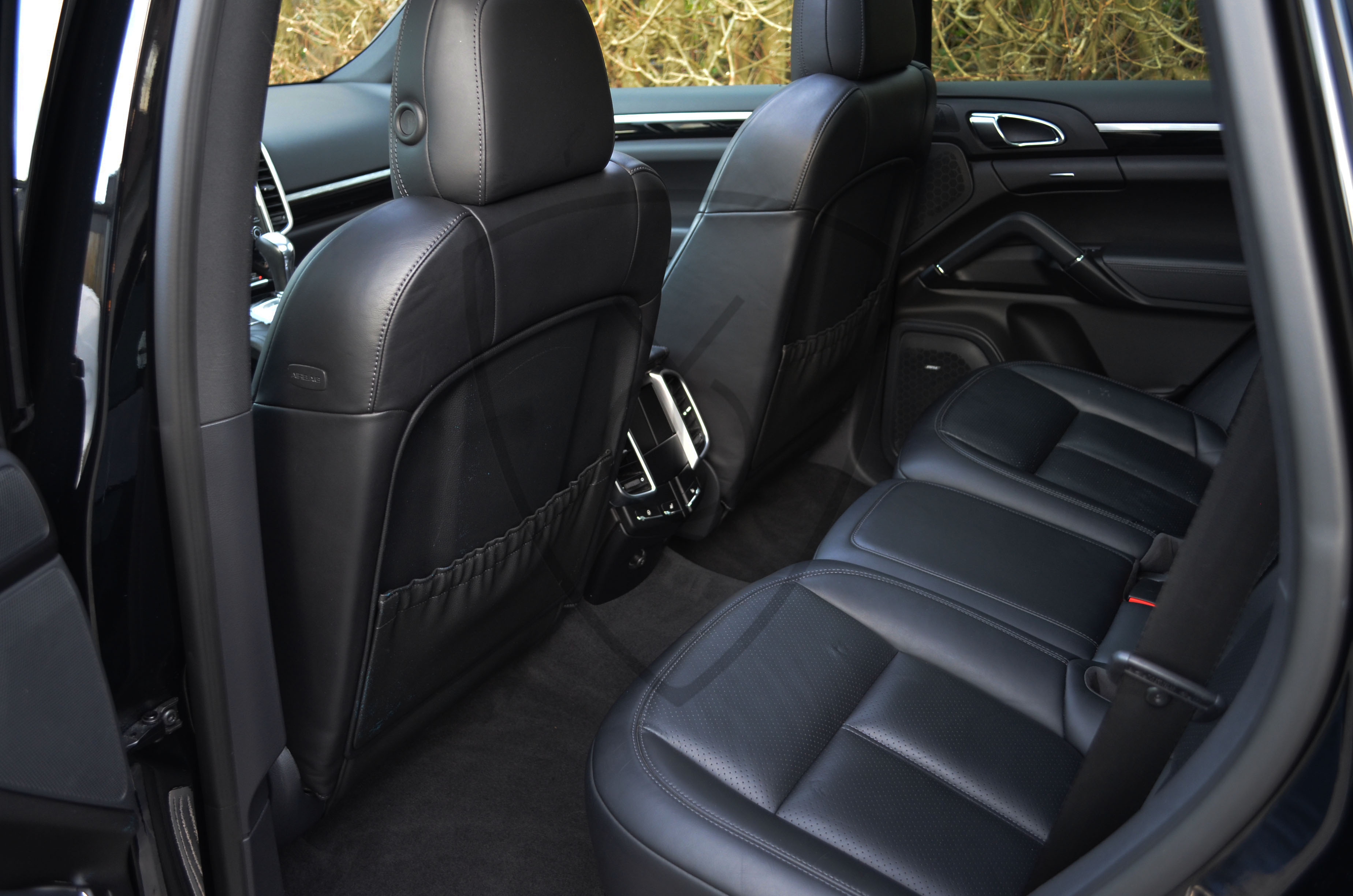 PORSCHE CAYENNE — image 9