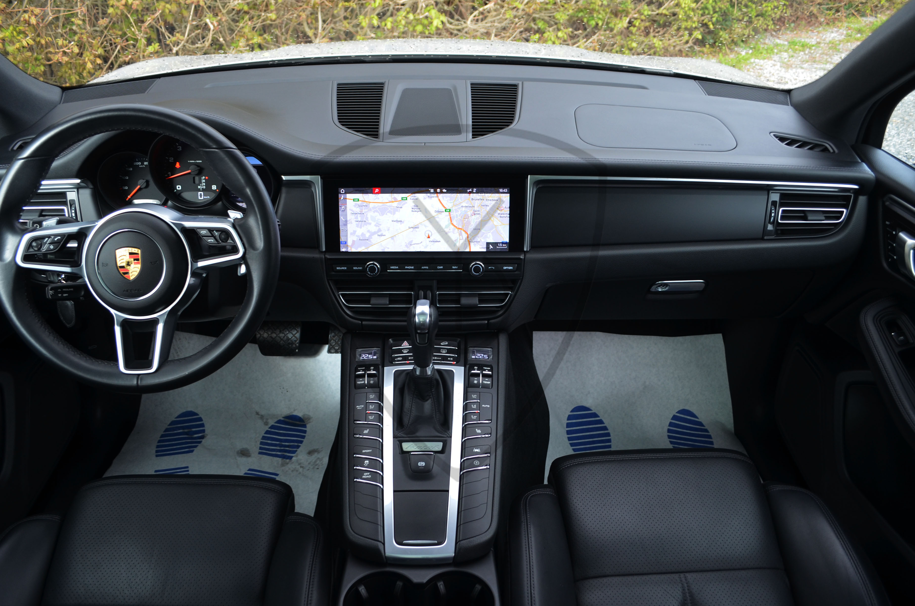 PORSCHE MACAN 2.0 CRAYON — image 1