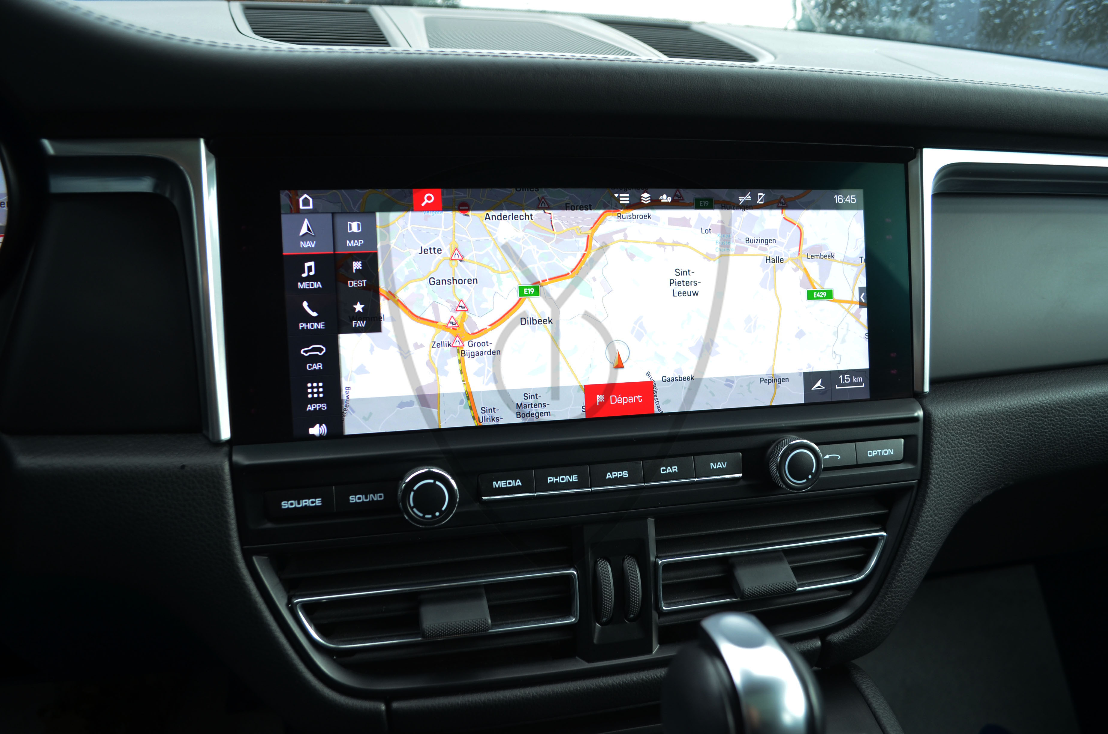 PORSCHE MACAN 2.0 CRAYON — image 12