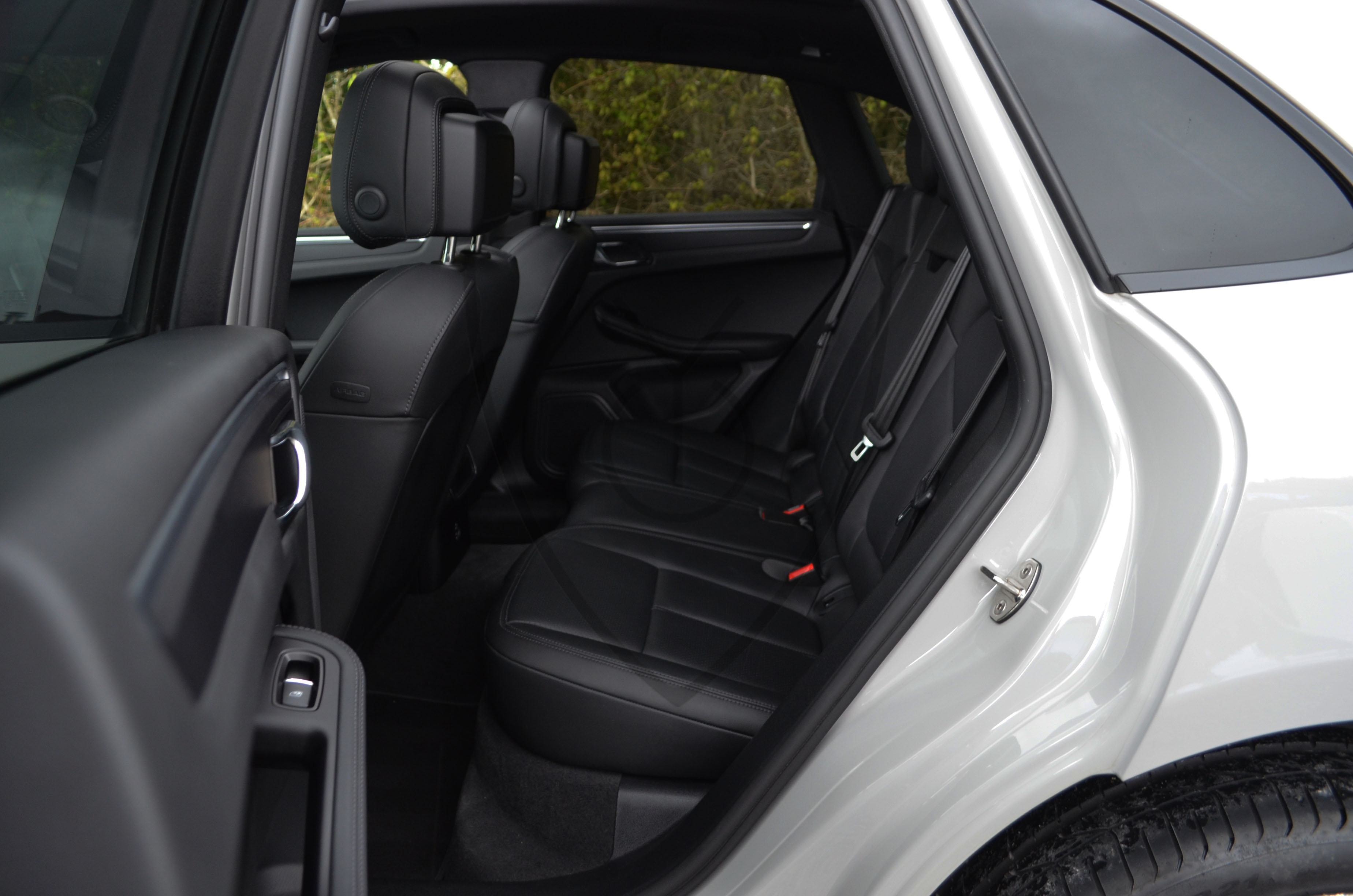 PORSCHE MACAN 2.0 CRAYON — image 3
