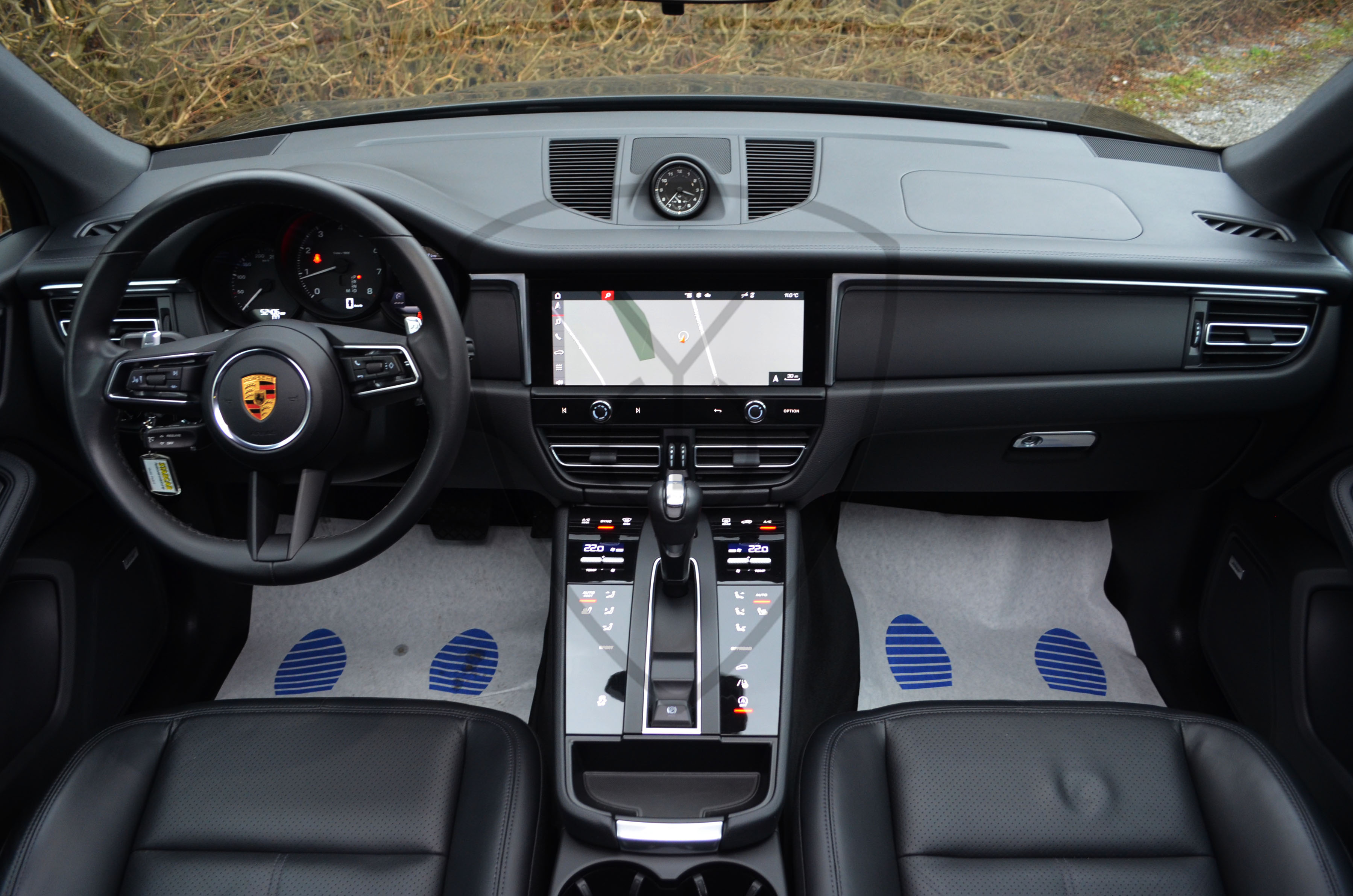 PORSCHE MACAN — image 16
