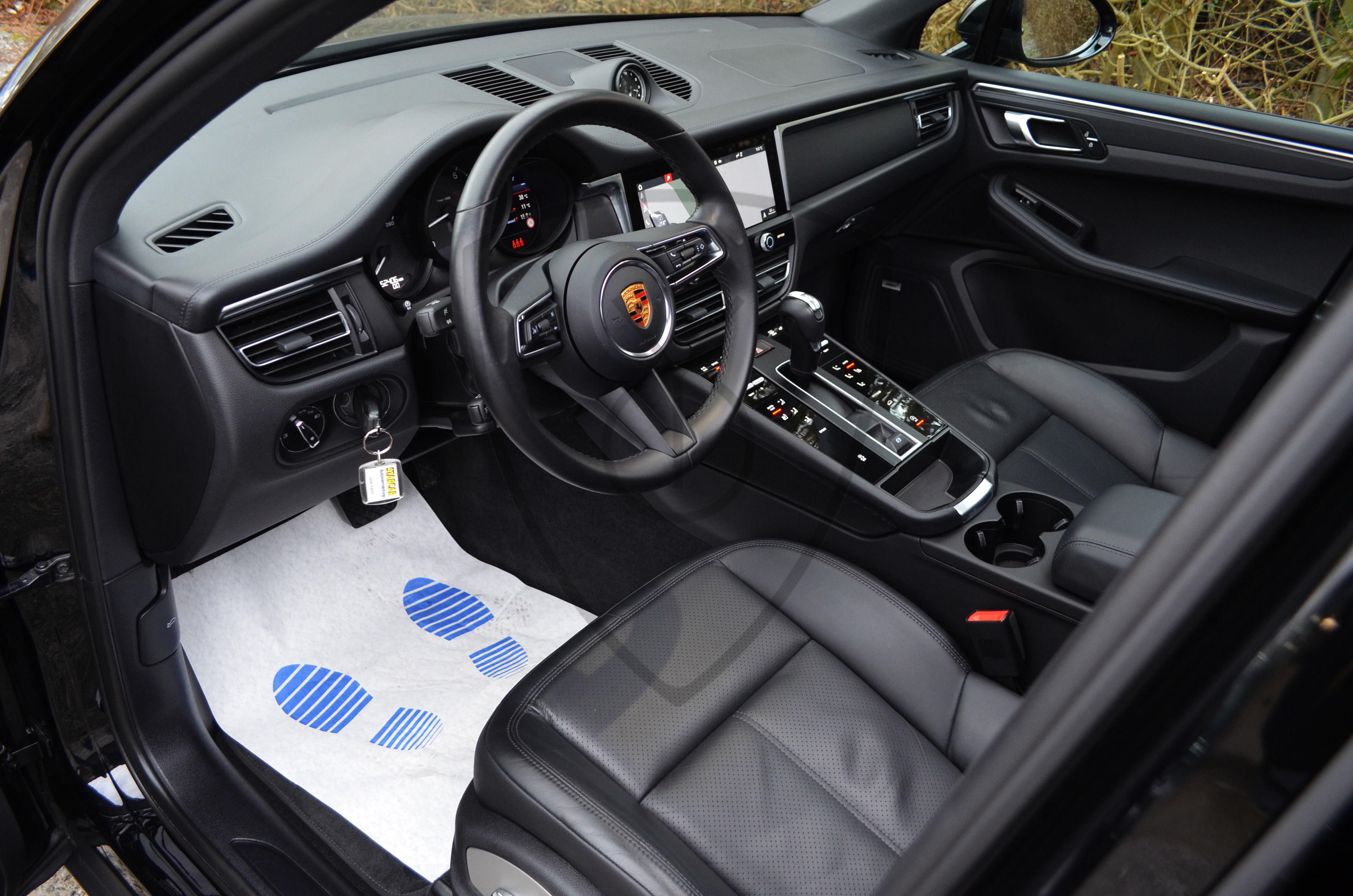 PORSCHE MACAN — image 20