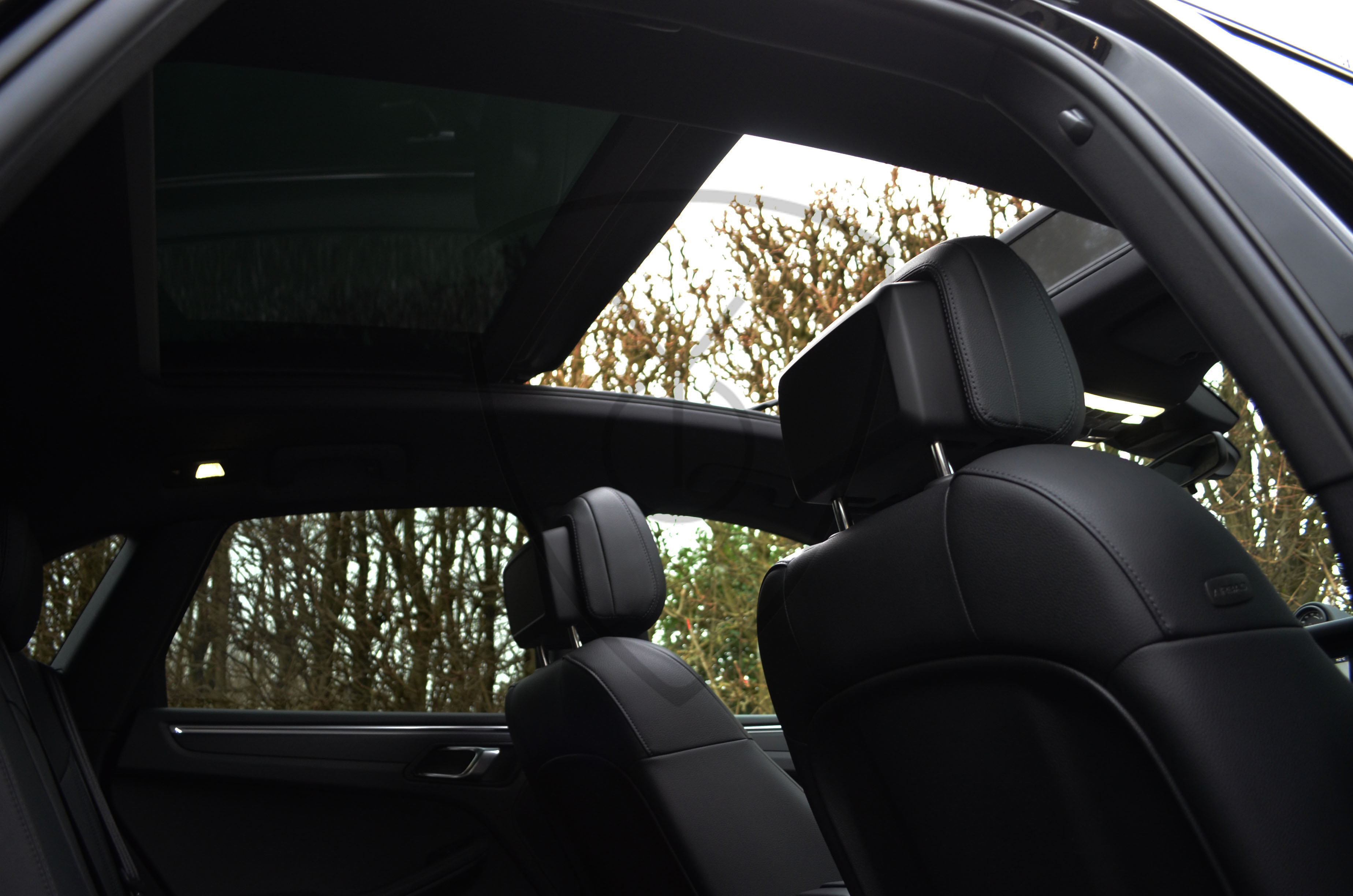 PORSCHE MACAN — image 9